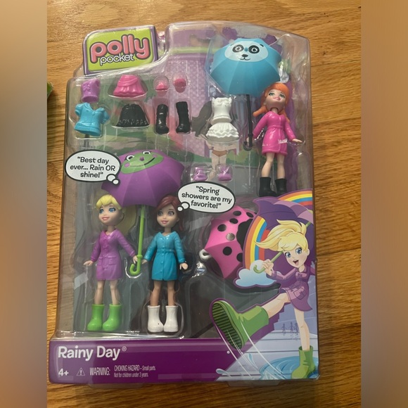 - - Polly Pocket Rainy Day Doll Figure Playset Mattel 2011 RARE NEW - Picture 1 of 1